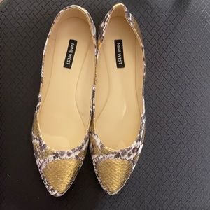 Nine west flat pumps size 8.5m leather upper snakeskin gold multi  NWT